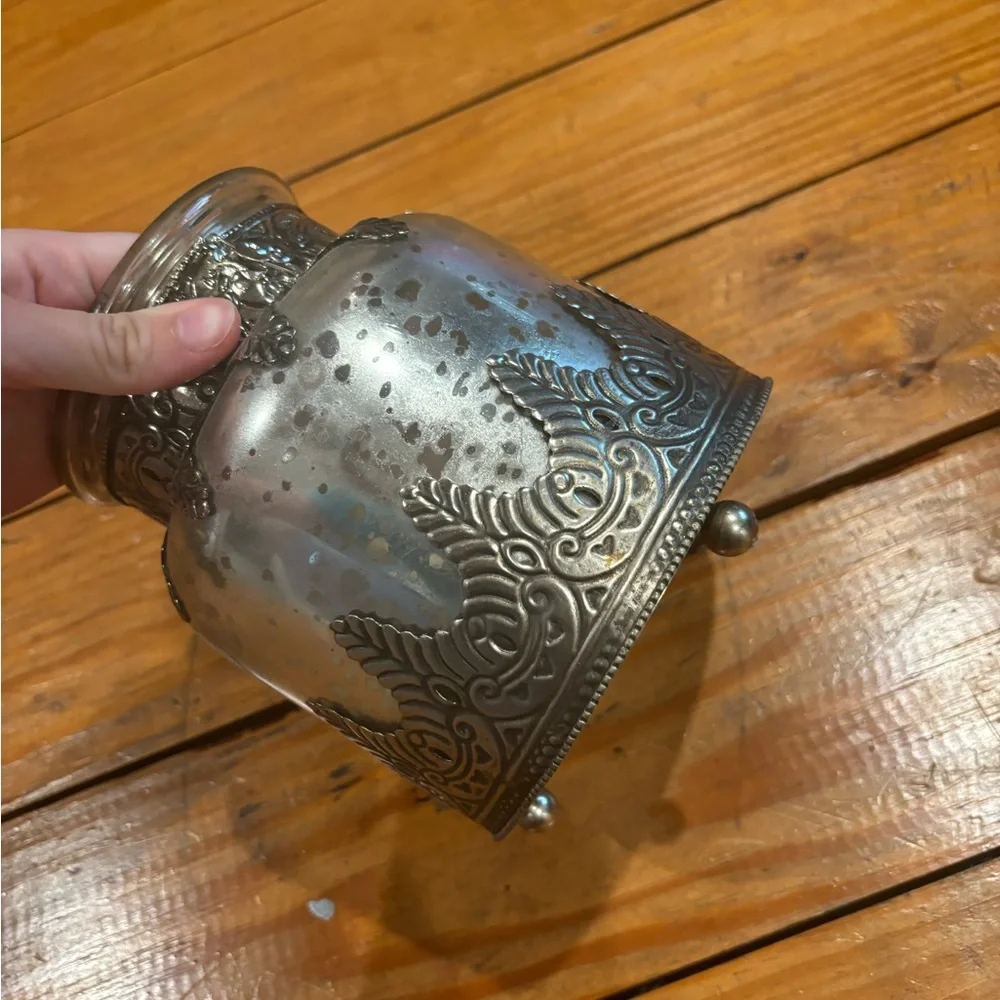 (654) x2 POTTERY BARN VASES